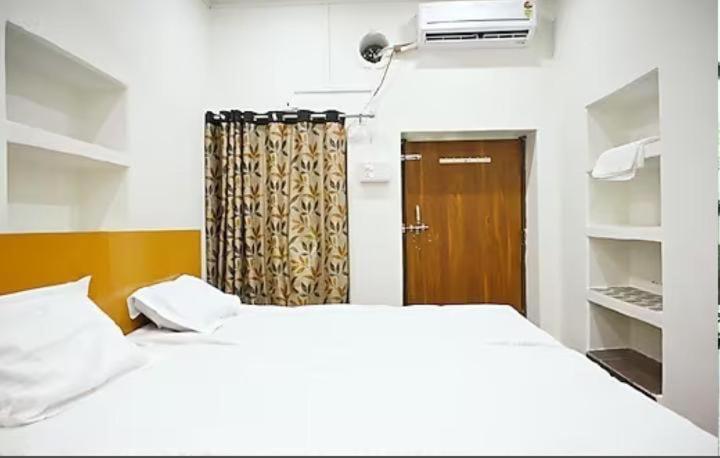 The Hotel Ambassador Inn 瓦拉纳西 外观 照片